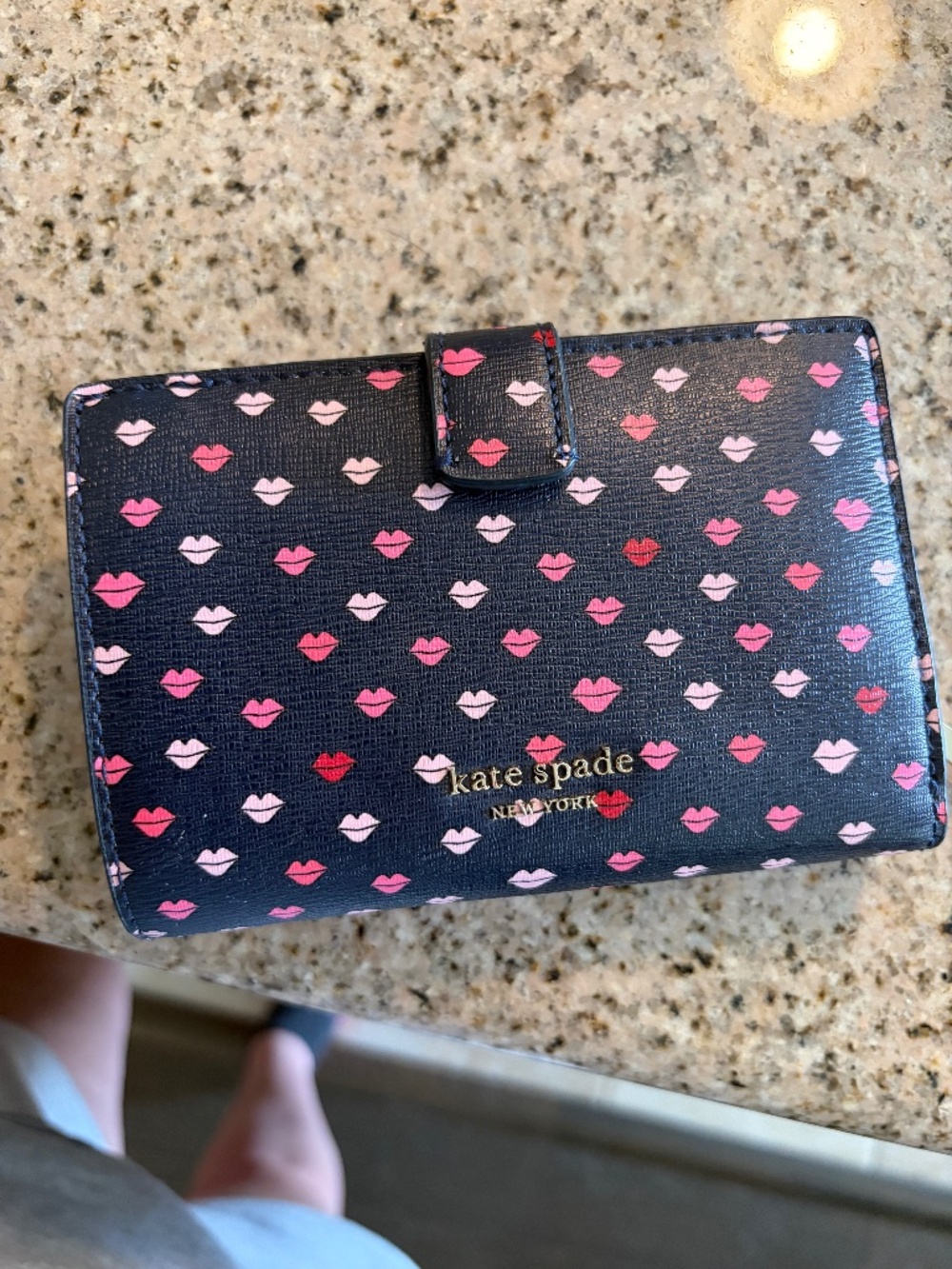 Kate spade lips wallet